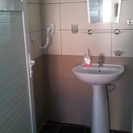 Andiz Hotel